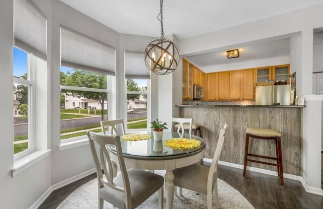 Photo - 799 Cobblestone Way