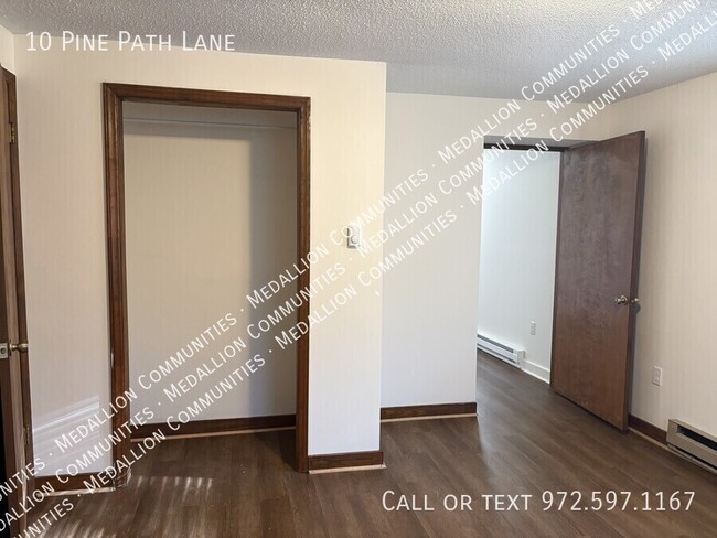 Photo - 10 Pine Path Ln