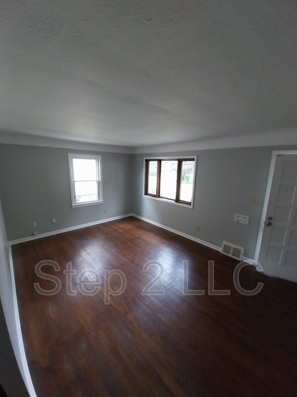 Photo - 5048 Claremont Blvd