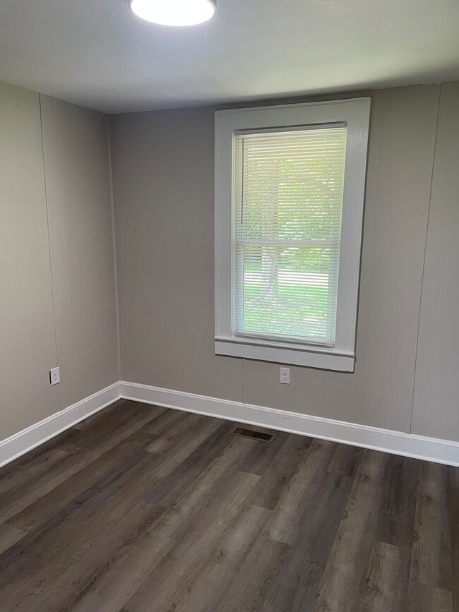 Photo - 4943 Doris St