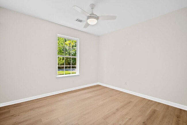 Photo - 3 Bedrooms, 2 baths, with single car garage