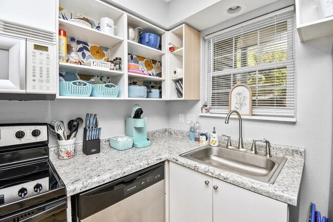 Photo - 400 E Rockford Dr Unit #102