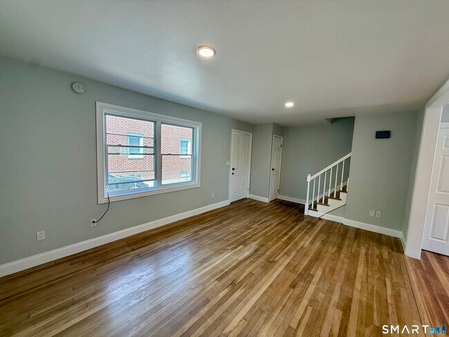 Photo - 10 Elmwood St