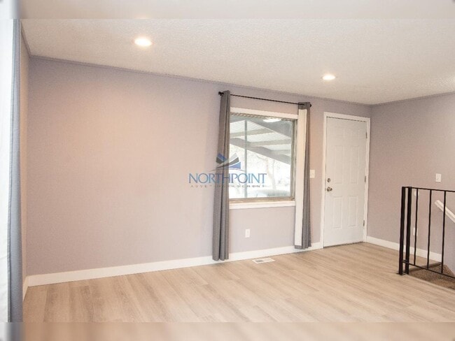 Photo - 2BR/1.5BA | Newly Renovated House Duplex | Private Backyard |  In International Peace Garden! Unidad A