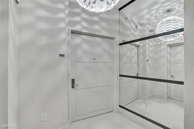 Photo - 3 br, 3 bath Condo - 2020 N Bayshore Dr