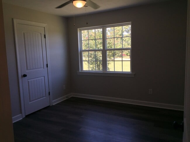 Photo - 1359 Newmantown Rd
