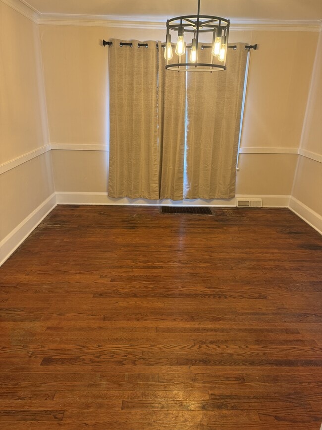 Photo - 933 Winona Dr