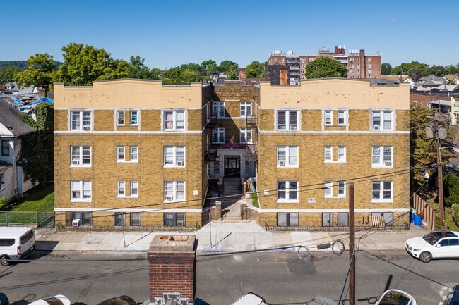 Photo - 330 E. 33rd St.