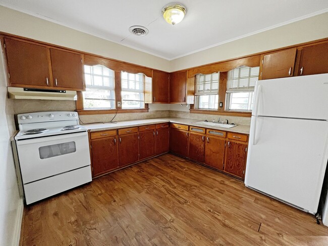 Building Photo - 209-211 Peach Street Unit 209