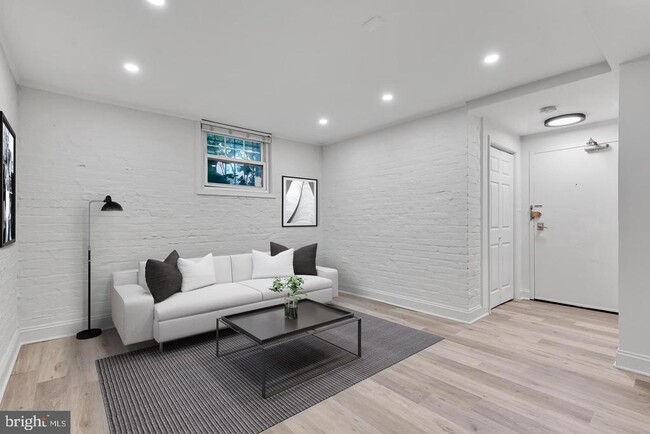 Photo - 1322 15th St NW Unidad B2