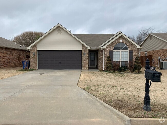 Building Photo - Beautiful Brick 3 Bed 2 Bath for Rent in F... Rental