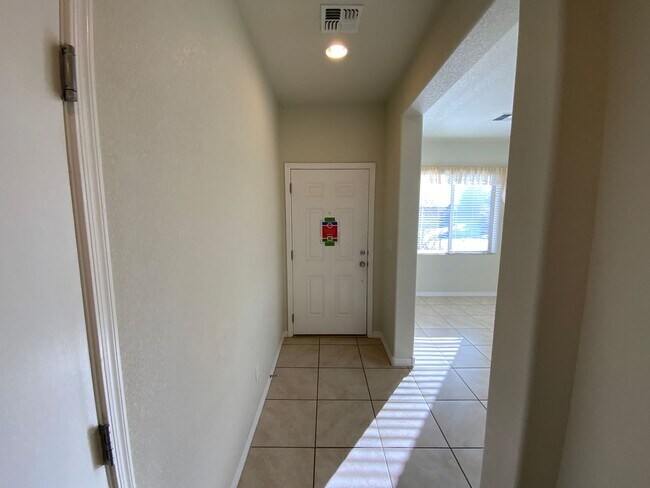 Photo - Beautiful 3 Bedroom Single Story Home Available Near Northern Blvd NW & Rainbow Blvd NE!