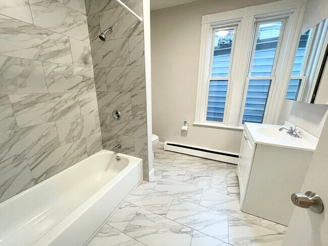 Photo - 3 Bed - 1000sqFt - Mission Hill