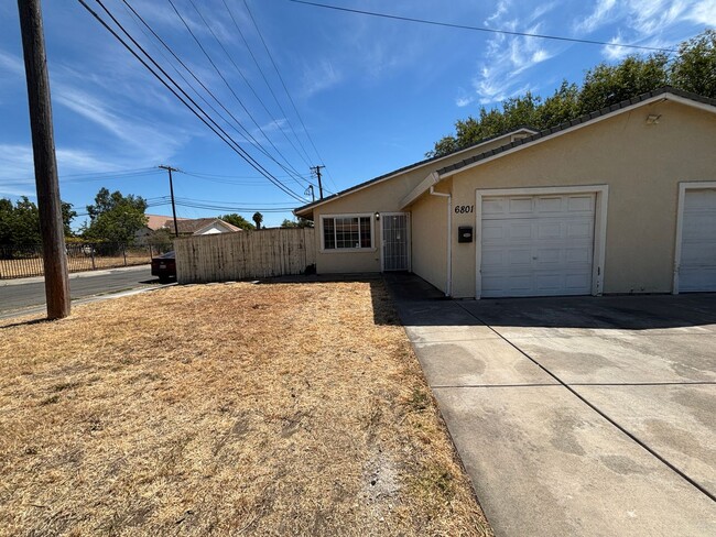 Building Photo - 6801 Woodbine Ave
