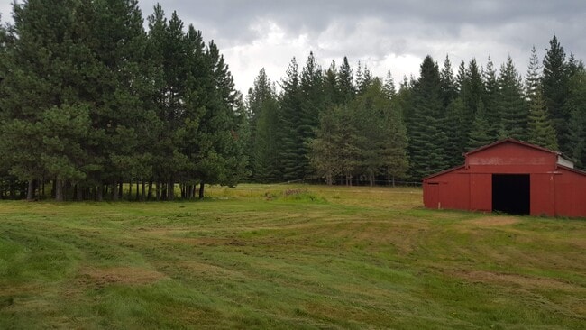 Photo - 3441 North Kootenai Rd