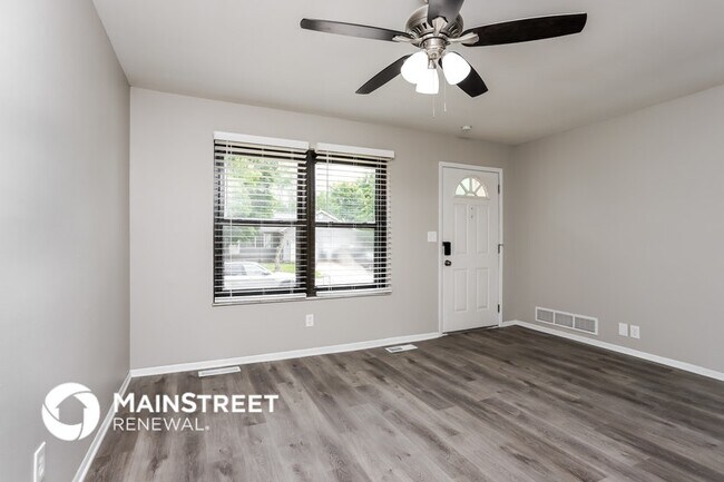 Photo - 1700 Birch St