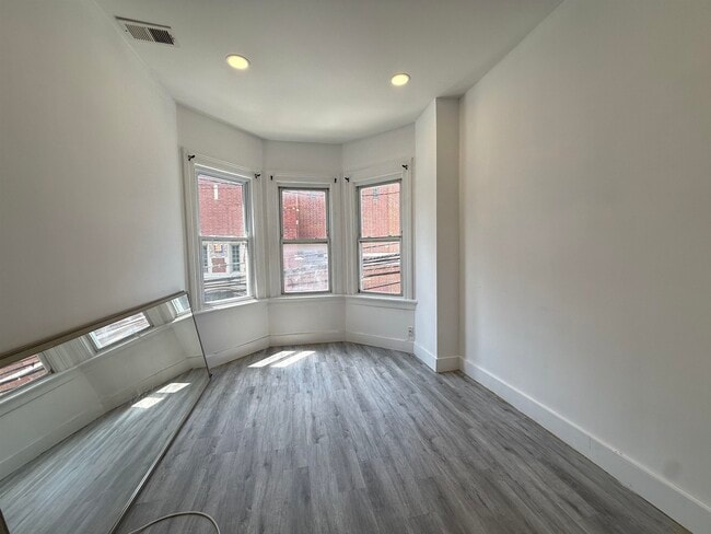 Photo - 270 1/2 Summit Ave Unit 3rd fl