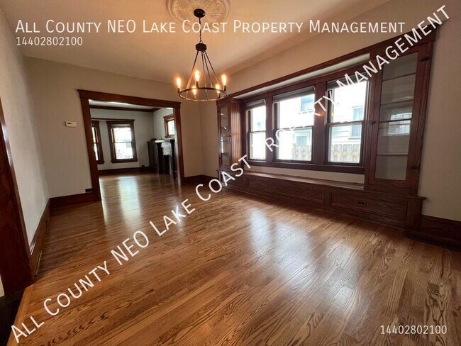 Photo - 1250 Lakeland Ave