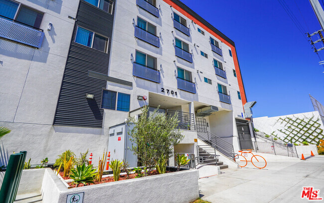 Building Photo - 2701 James M Wood Blvd Unit 402 Rental