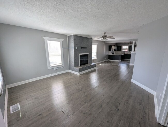 Building Photo - 9517 West Ave., St. Louis, MO 63137 Unit 1F