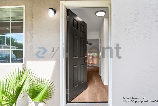 Photo - 451 Helen Ave