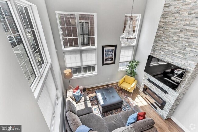 Building Photo - 2403 Manton St Rental