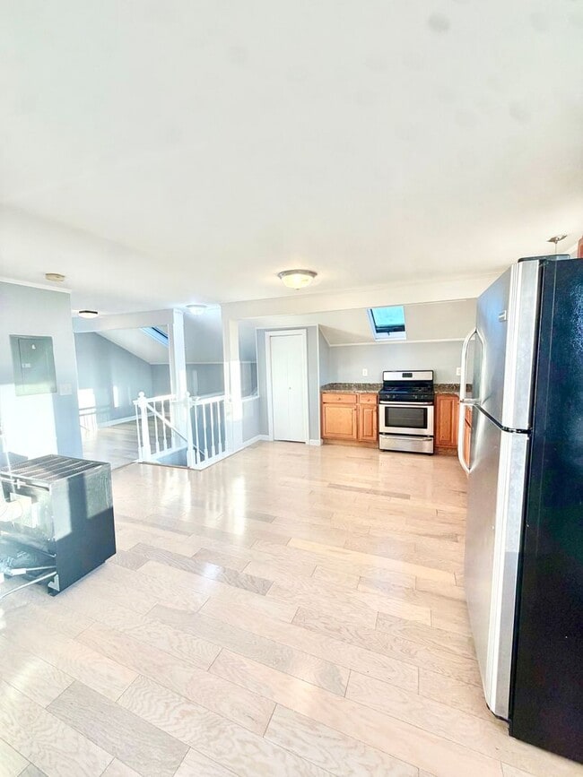 25 Foster St Unit 2