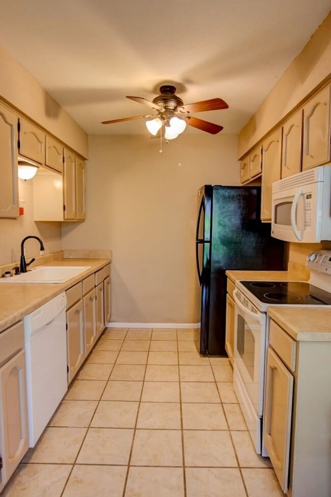 Photo - 403 Earl Dr