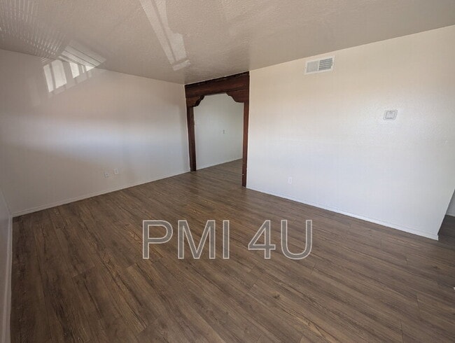 Building Photo - 118 S Main St Unit #9
