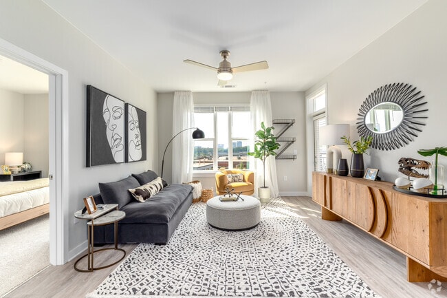 2BR, 2BA - Fox Trot