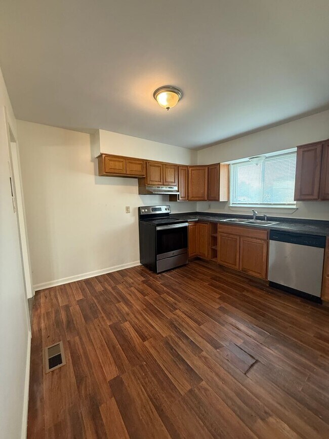 Photo - 4 Bedroom / 2 Bath Home