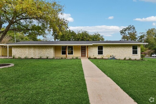 Building Photo - 202 E Caddo St Rental