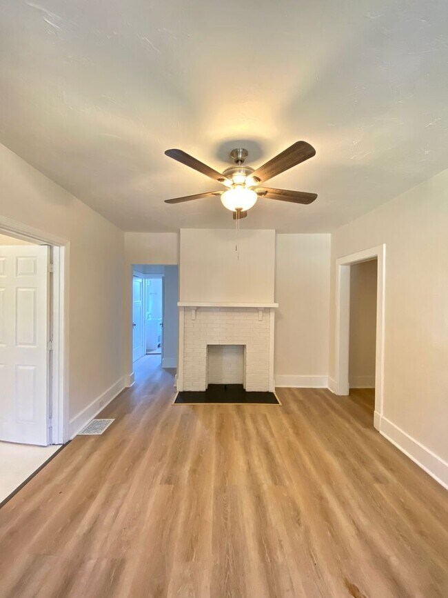 Photo - 3-4 Division Street Unidad 4 Division Street