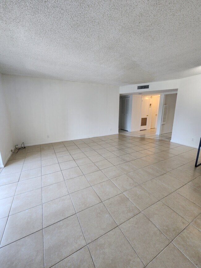2061 NW 47th Ter Unit Castle Apts Condo for Rent in Lauderhill, FL