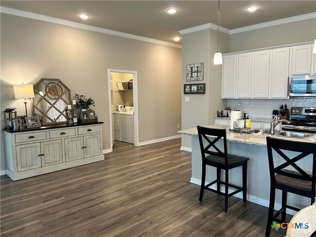 Building Photo - 7104 Birdsnest Wy Rental