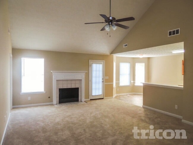 Photo - 1002 Mark Trail