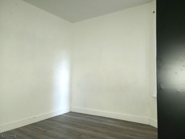 54 Smith St Unit A