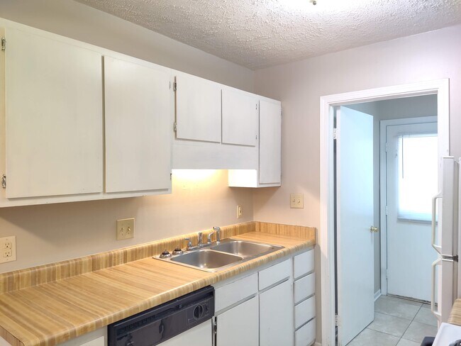 Photo - 801 Burcale Rd Unit K1