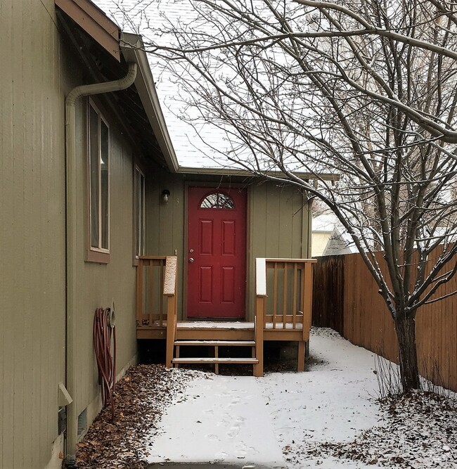 Building Photo - l1633 Unit 3 Rental