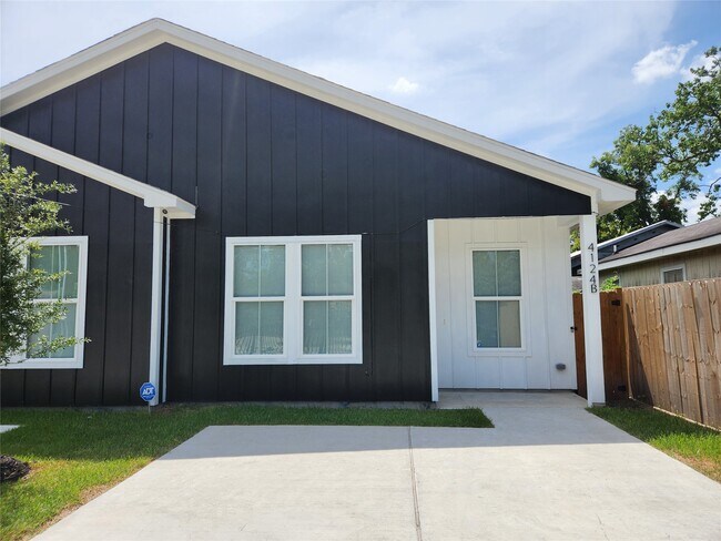 Photo - 4124 Vaughn St