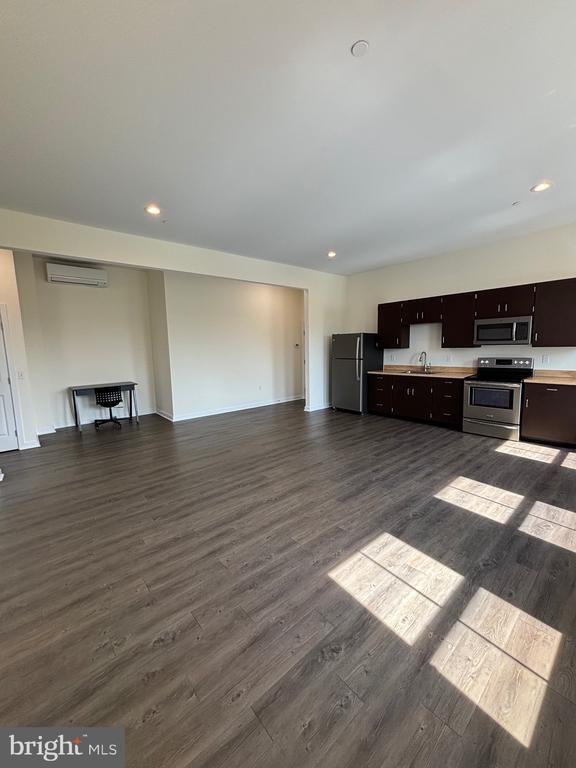 Building Photo - 320 Main St Unit 10A