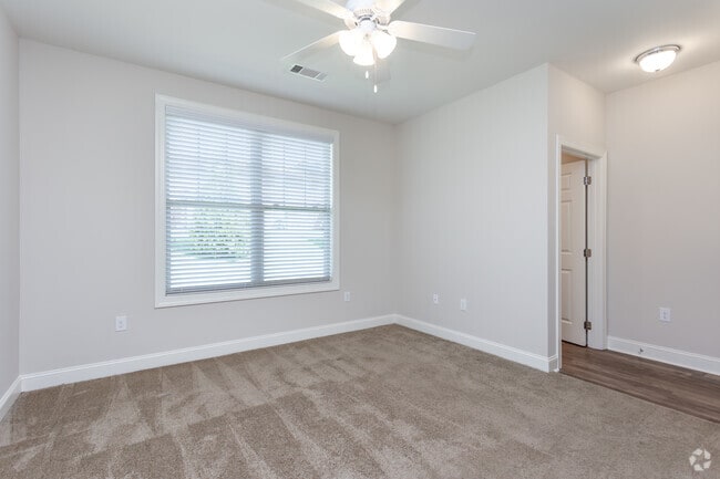 3BR, 2BA - 1,408SF - Primary Bedroom