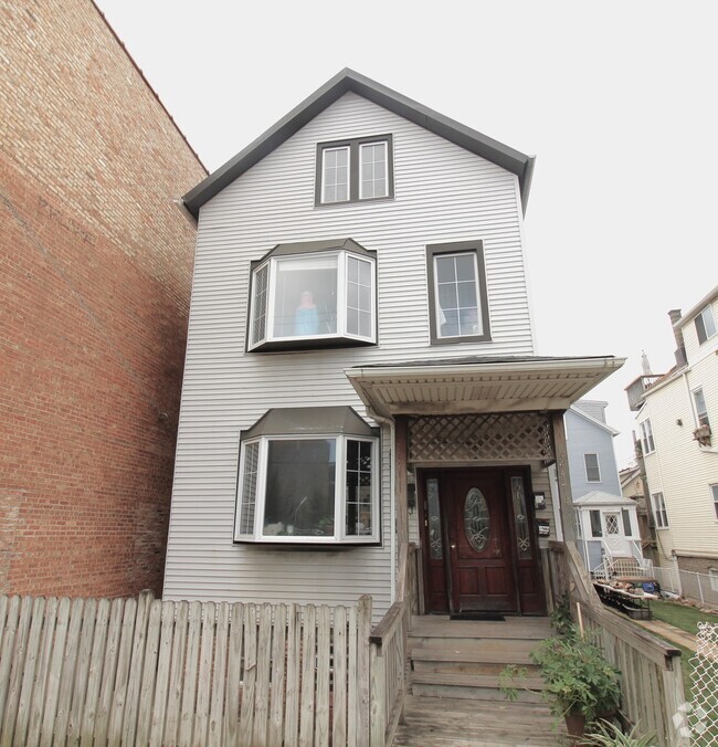 Building Photo - 2470 N Clybourn Ave Rental