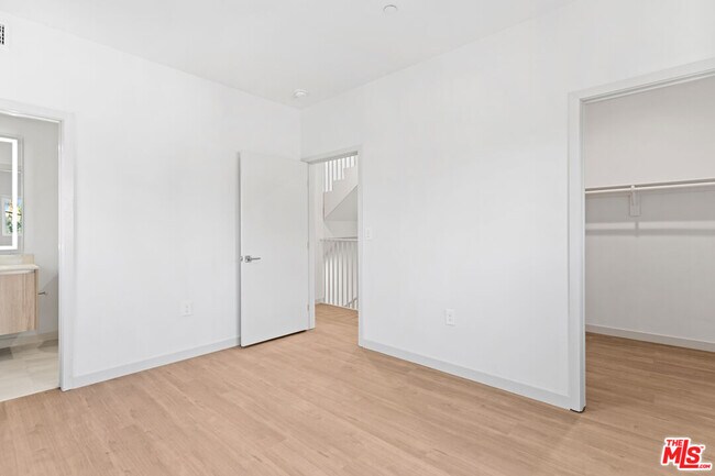 Photo - 2523 S Orange Dr