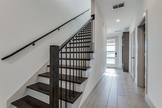 Photo - 2609 La Altura Ln