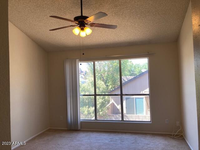 530 E Kerry Ln
