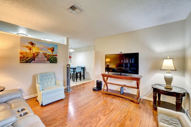 Photo - 141 SE Serenata Ct