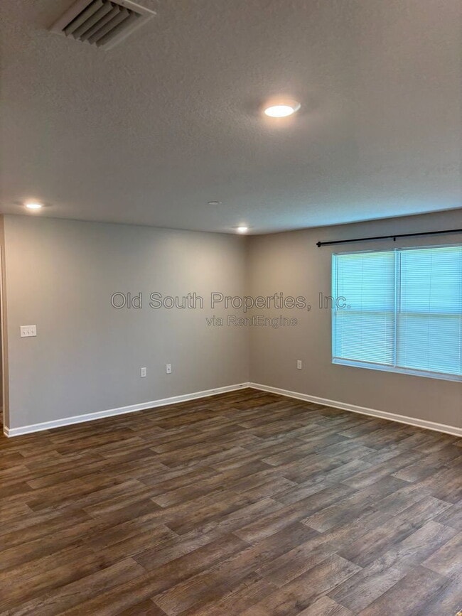 Photo - 969 Jacobs Way