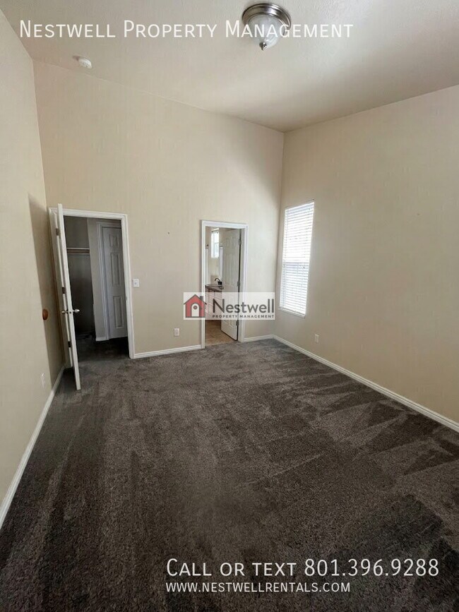 482 Walton Dr