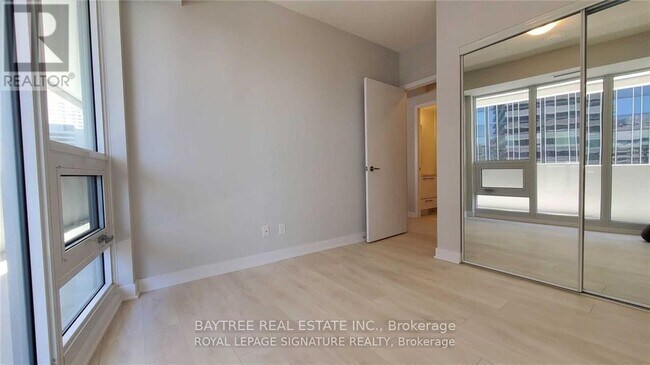 Photo - 2221 Yonge St Unité 809